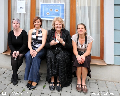 FotoJezinky - Alena Šustrová, Irena Bucharová, Jana Skořepová a Michaela Dandová... FotoJezinky - Alena Šustrová, Irena Bucharová, Jana Skořepová a Michaela Dandová...