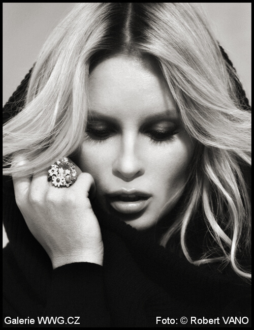 Simona Krainová, Elle 2010, foto: Robert Vano