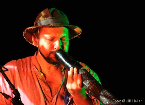 Vánoční koncerty Ondřeje Smeykala 2019 - didgeridoo a gongy